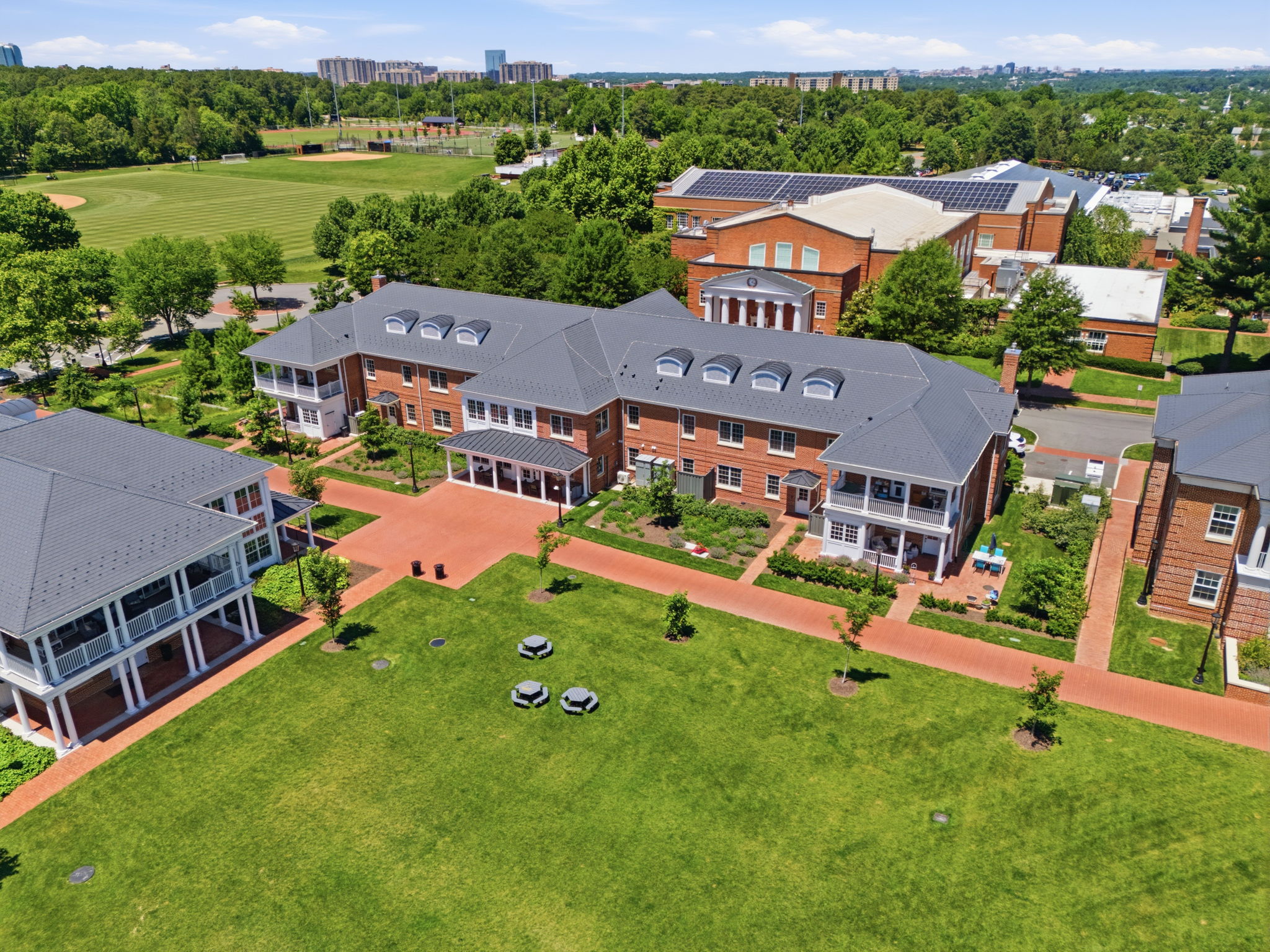 263-web-or-mls-Episcopal High School_Dorms_031