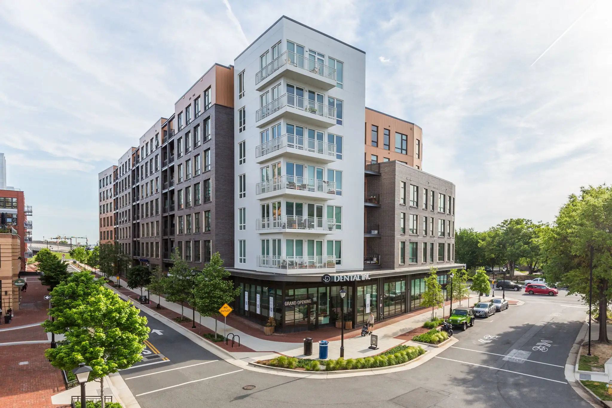 3-web-or-mls-1200 N Henry St Alexandria VA_003