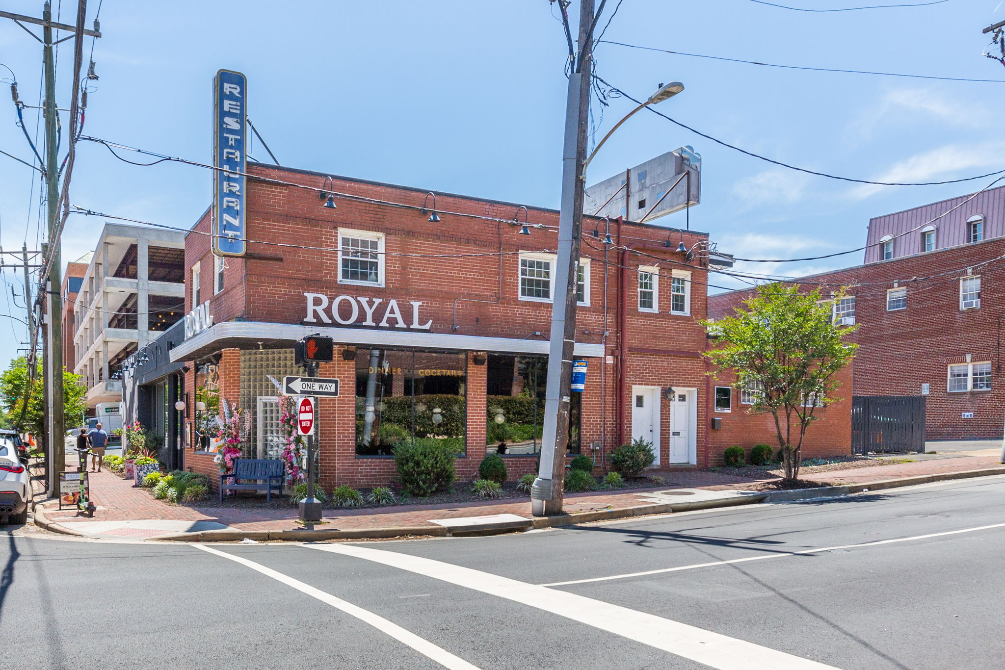 61-web-or-mls-Royal Restaurant_010